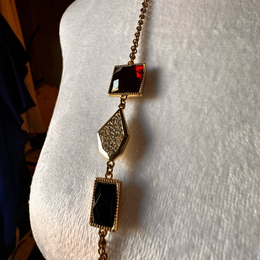 Long Gold Red, Black Crystal with Oval Pendant Necklace - Picture 4 of 6